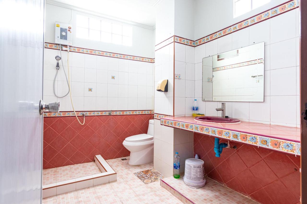 Dream Hostel Hatyai Хатъяй Экстерьер фото
